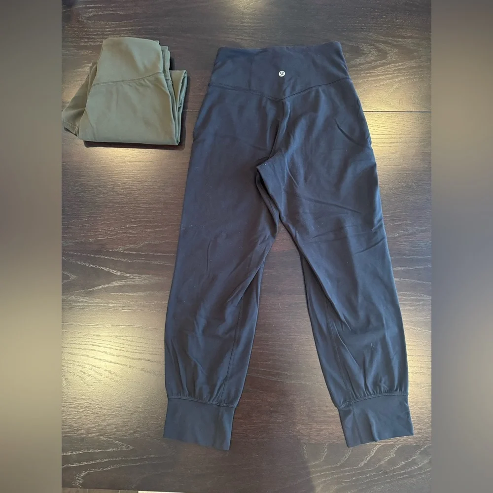 Bundle of 2 Lululemon Align High Rise Cropped Jogger 21” (Dark Olive + Black) - Picture 13 of 14